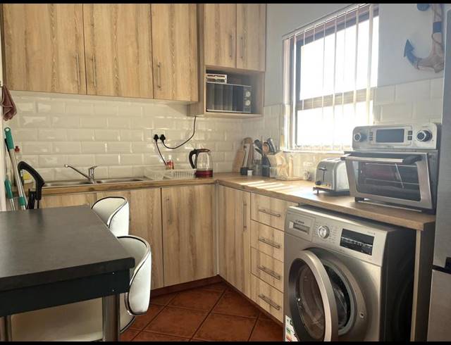 1 BEDROOM APARTMENT FOR SALE IN HARTENBOS CENTRAL